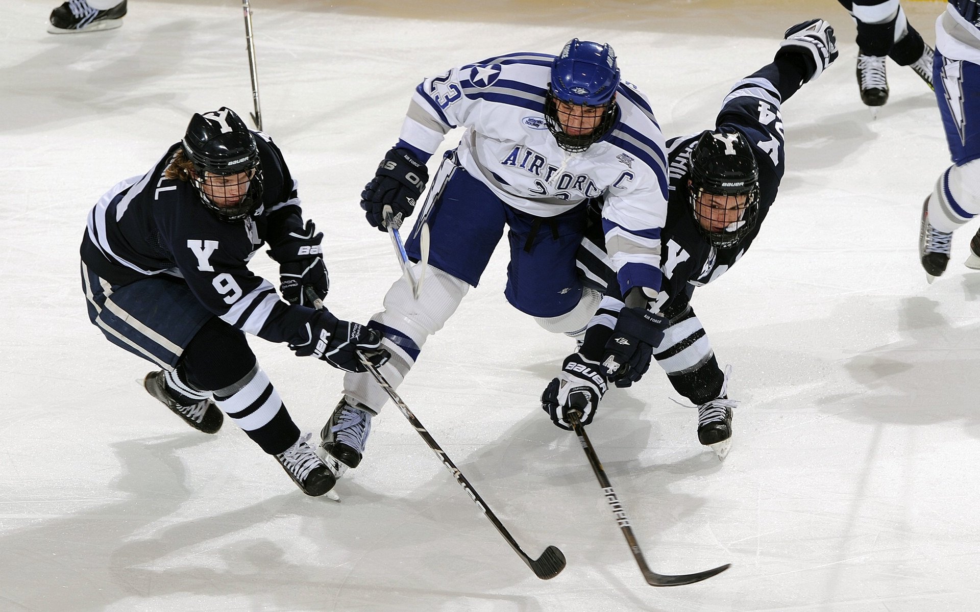 “德甲激战正酣：攻防对抗精彩纷呈”，德甲打法