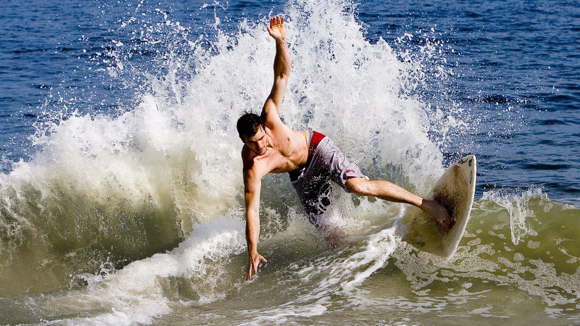 法甲豪强之间的竞争逐渐激烈，法甲为何没有豪门俱乐部